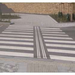 Vodorovné značení Slepecké vodící pruhy