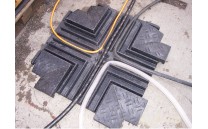 Kabelový most křižovatka s víkem