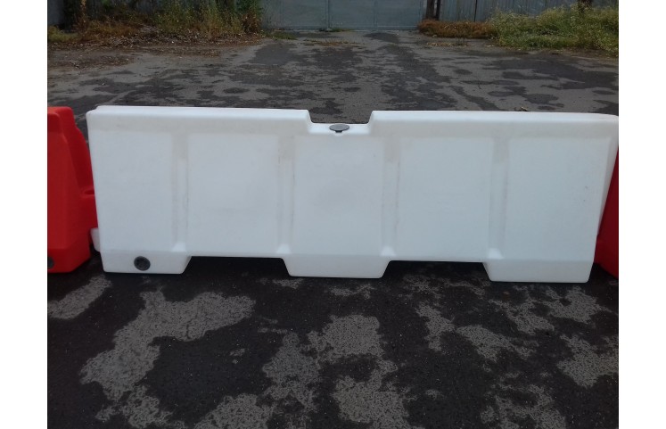 Plastové svodidlo - bílé Plastové svodidlo - bílé