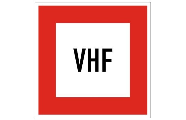 Plavební znak B11a - Příkaz uvést do provozu radiofonní stanici Plavební znak B11a - Příkaz uvést do provozu radiofonní stanici