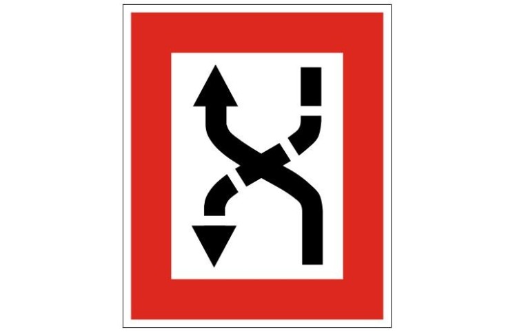 Plavební znak B4a - Příkaz přeplout na stranu plavební dráhy, která je na levém boku