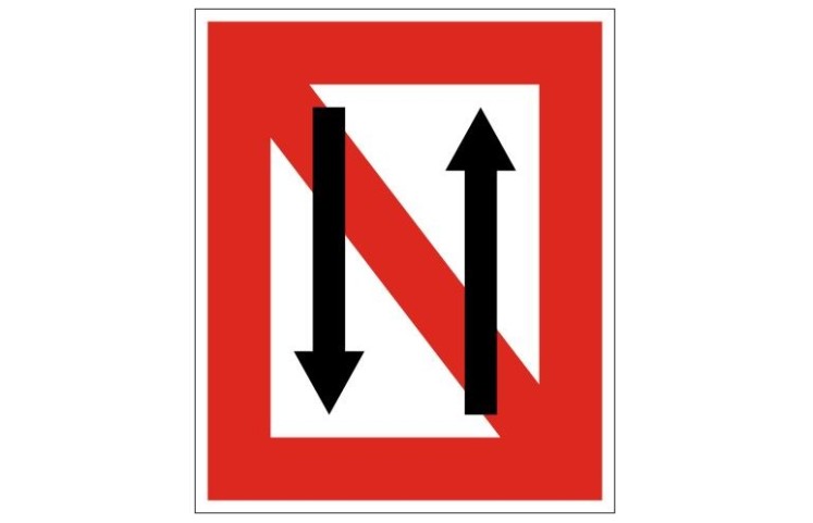 Plavební znak A4 - Zákaz potkávání a předjíždění