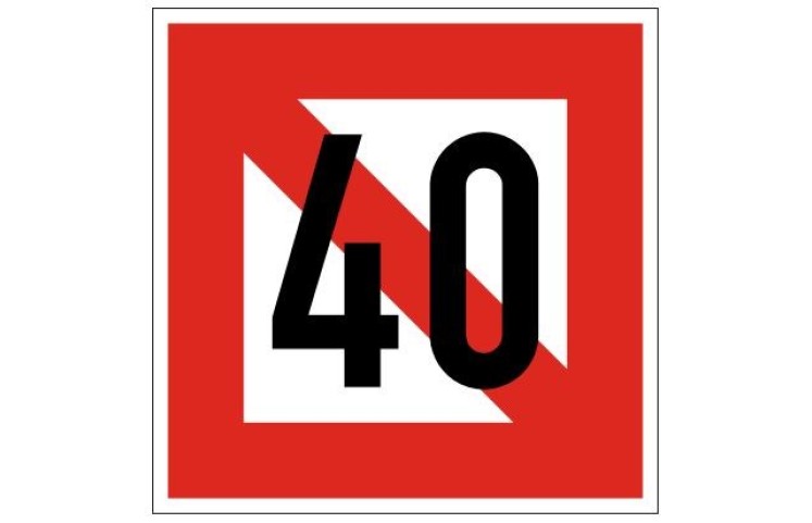 Plavební znak A5.1 - Zákaz stání plavidel v šířce vyznačené na plavebním znaku