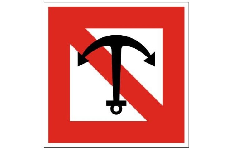 Plavební znak A6 - Zákaz kotvené, vlečení kotev, lan a řetězů