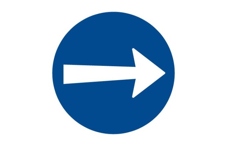 Dopravní značka C3a - Přikázaný směr jízdy zde vpravo