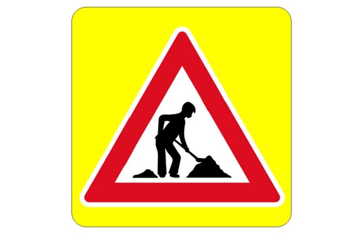 Dopravní značka A15 - Práce, zvýrazněná