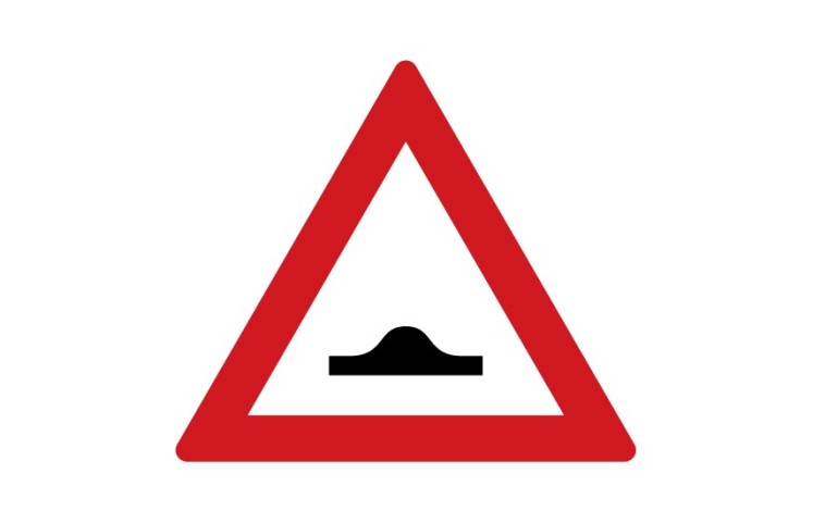 Dopravní značka A7b - Pozor zpomalovací práh