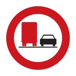 Dopravní značka B22a - Zákaz předjíždění pro nákladní automobily