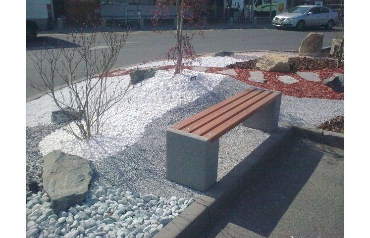 Lavička Resistan Lavička Resistan