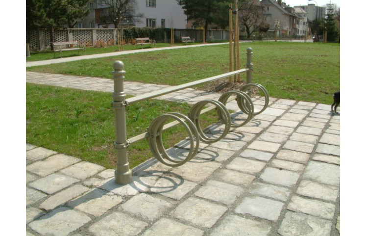 Stojan na kola s kruhy